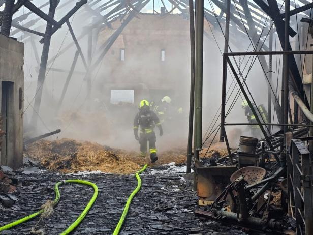 Brandstiftungen: Großbrand auf Bauernhof im Bezirk Amstetten wurde gelegt
