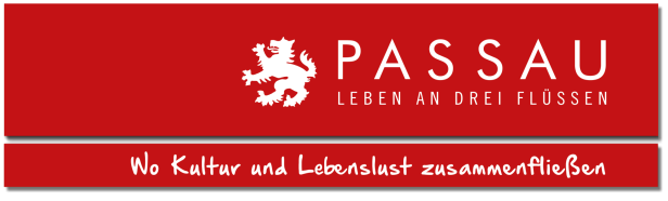 Das Logo der Stadt Passau mit dem Passauer Löwen und dem Slogan „Leben an drei Flüssen“.