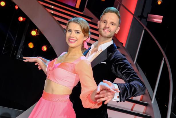 Hochemotionales "Dancing Stars": Kreuter in Tränen und was ihre Kollegen dazu sagen
