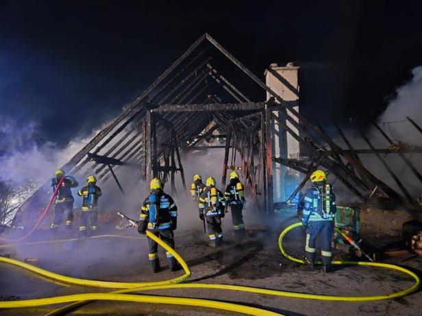 Brandstiftung auf Bauernhof: Verdächtiger aus Sozialeinrichtung festgenommen