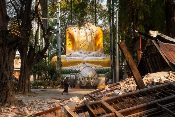 Rescue operations continue in Myanmar following powerful earthquake Beben in Südostasien: Mehr als 2.000 Tote in Myanmar + Erneut Evakuierungen in Bangkok