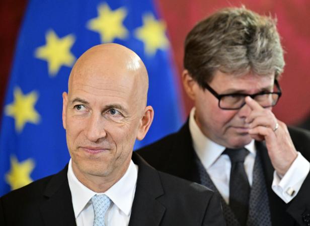 NACH NR-WAHL: DEMISSION DER BUNDESREGIERUNG UND BETRAUUNG MIT DER FORTFÜHRUNG DER VERWALTUNG: KOCHER/POLASCHEK