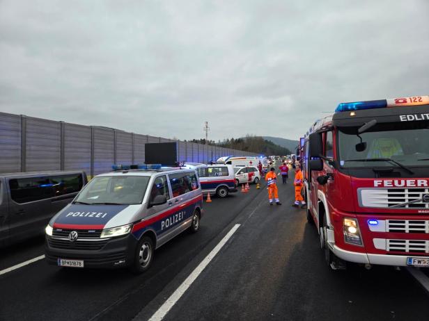Unfall auf der A2 4 tote Frauen nach Unfall auf A2: "Einsatz ist allen an die Psyche gegangen"