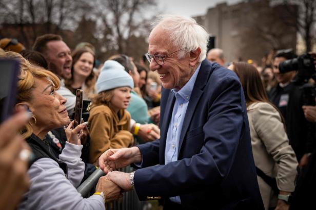 Ewiger Rebell: Sanders' unermüdlicher Widerstand gegen Trumps "Oligarchen"