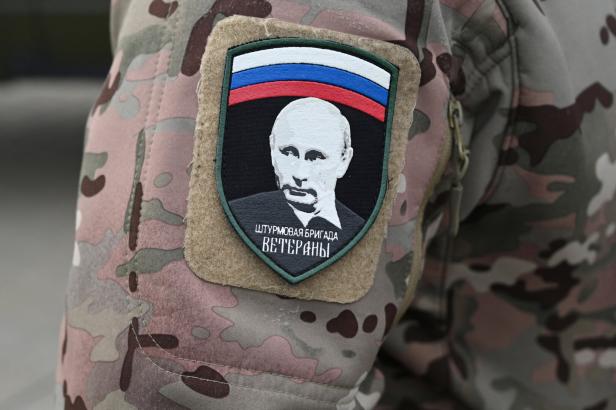 Russian soldiers fighting in Ukraine receive new vehicles in Rostov-on-Don Ukraine-Konflikt: Verluste der russischen Armee erreichen 900.000