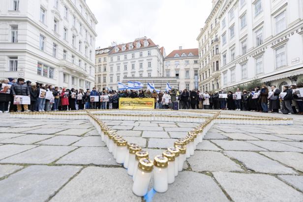 Kundgebung in Wien: 59 Minuten für 59 israelische Geiseln
