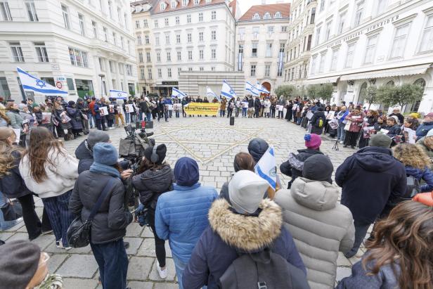 Kundgebung in Wien: 59 Minuten für 59 israelische Geiseln