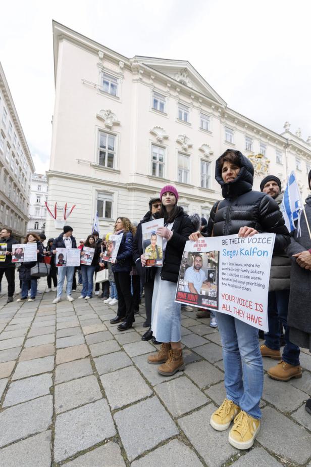 Kundgebung in Wien: 59 Minuten für 59 israelische Geiseln