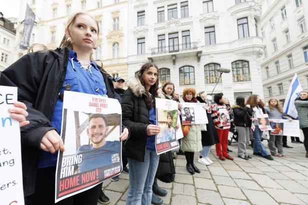 Kundgebung in Wien: 59 Minuten für 59 israelische Geiseln