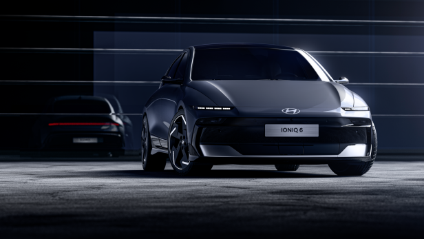 Ioniq 6: Schmale Scheinwerfer und ein Spoiler weniger