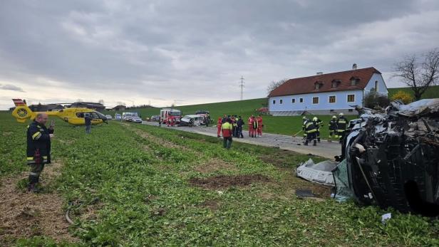 Frontalkollision: Drei Hubschrauber bei Crash im Bezirk Melk