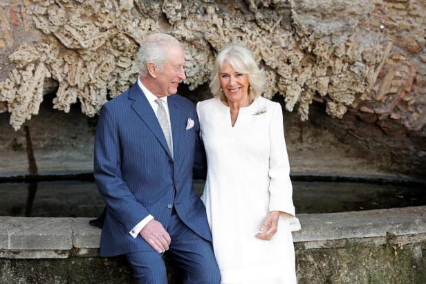 Charles und Camilla feiern 20. Hochzeitstag ITALY-BRITAIN-ROYALS-WEDDING-ANNIVERSARY