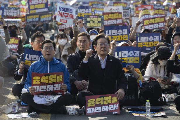 Präsident Yoon gestürzt: Eine neue Ära für Südkoreas Demokratie?