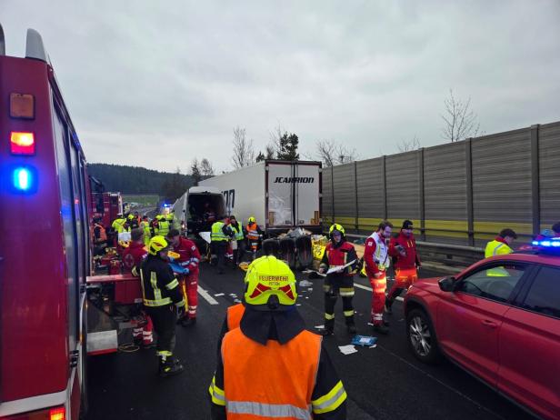 Unfall mit 5 Toten auf A2: Unglückslenker gegen Auflagen freigelassen
