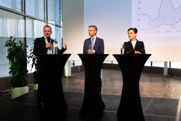 Diskutieren mit dem Wirtschaftsminister: Ausgabenbremse und gute Stimmung