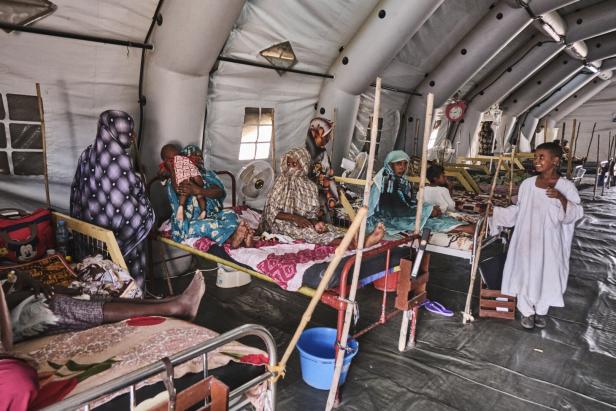 Sudanesische Geflüchtete im Renk-Camp im Südsudan 2 Jahre Sudan-Krieg: "Die Menschen rennen, bis sie keine Explosionen mehr hören"