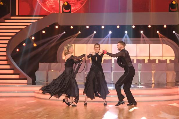 Dancing Stars Dancing Stars: Geständnis von Glawischnig und Balázs genervt von Lugners Sentimentalität