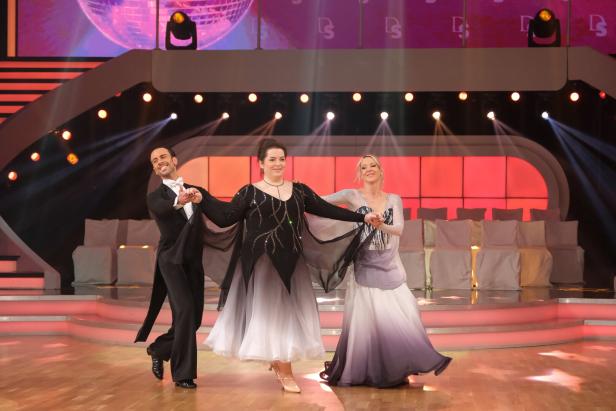 Dancing Stars Dancing Stars: Geständnis von Glawischnig und Balázs genervt von Lugners Sentimentalität