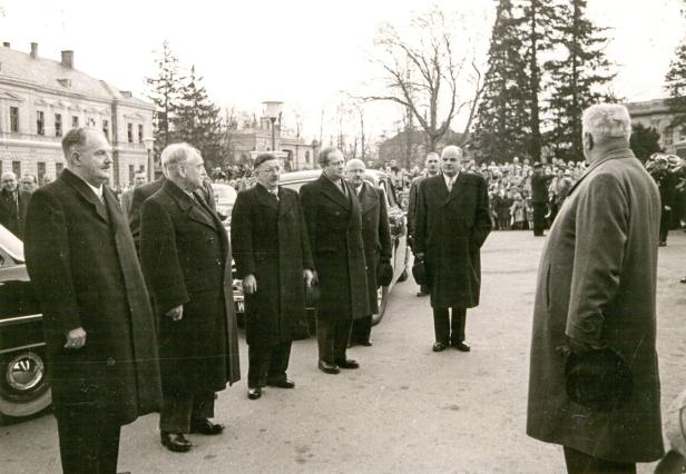 "Österreich wird frei": Wo vor 70 Jahren der Staatsvertrag landete