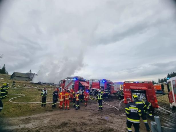 Großbrand in den Mürzsteger Alpen: Neubergerhütte wurde Raub der Flammen