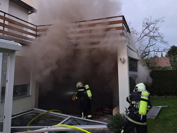 Kellerbrand: Kurzfristig höchste Alarmstufe in Wiener Neustadt