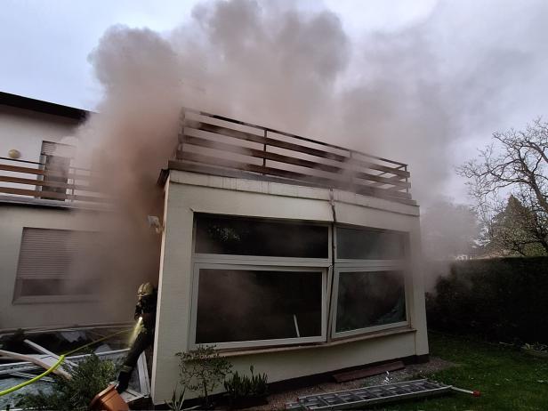 Kellerbrand: Kurzfristig höchste Alarmstufe in Wiener Neustadt