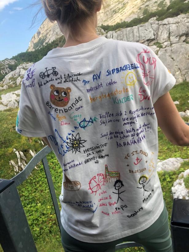 Reise Junggesellinnenabschied Nationalpark Gesäuße Österreich Reise Hesshüttee Rafting Junggesellinnenabschied T-Shirt bunt bemalt im Nationalpark Gesäuße