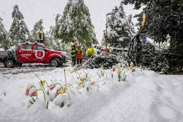 SWITZERLAND-WEATHER Heftiger Regen in Italien: Unwetterwarnung für Osterurlauber