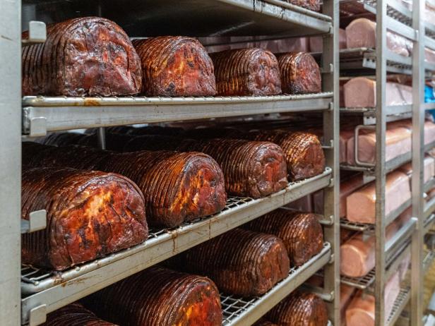 Woher unser Osterschinken kommt und wie er produziert wird