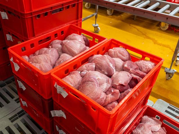 Woher unser Osterschinken kommt und wie er produziert wird