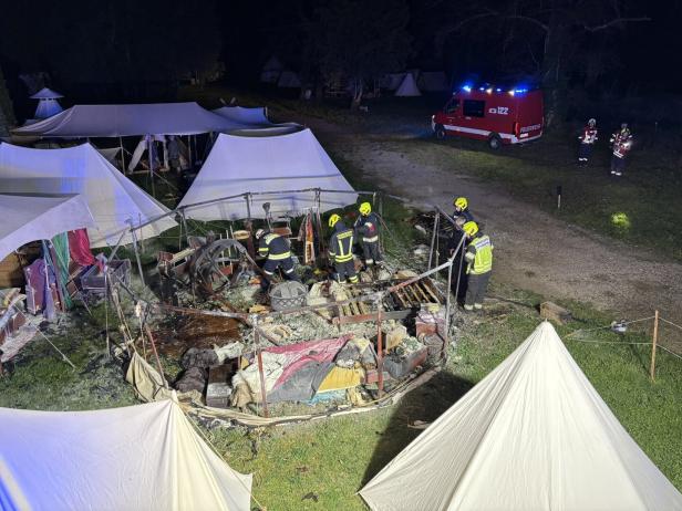 Schock-Moment bei Mittelalterfest in NÖ: Zelt ging in Flammen auf