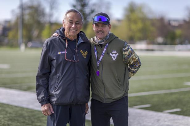 Headcoach Chris Calaycay mit Norm Chow (l.) Headcoach Chris Calaycay mit Norm Chow (l.)