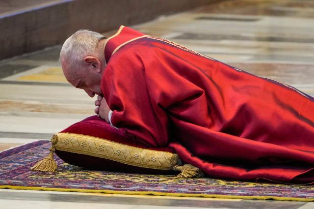Papst Franziskus ist tot: Todesursache war Schlaganfall