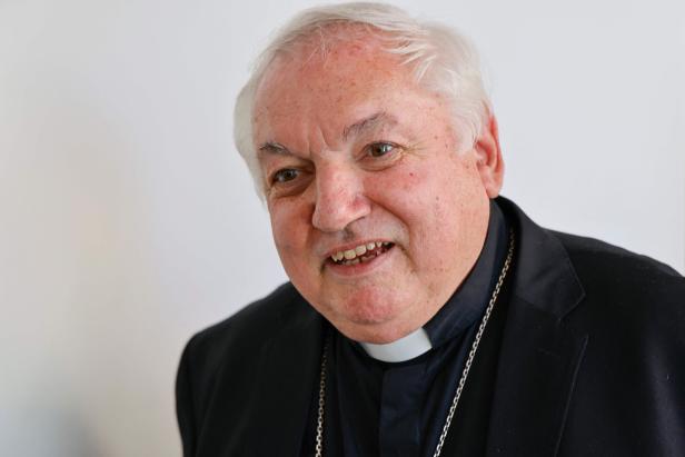 FRANCE-POLITICS-EDUCATION-TECHNOLOGY Nachfolge: Neuer Papst könnte erstmalig aus Asien oder Afrika kommen