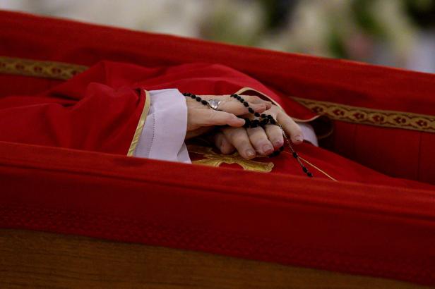 Pope Francis is mourned Papst-Tod: Fünftägige Staatstrauer in Italien, Begräbnis am Samstag um 10 Uhr