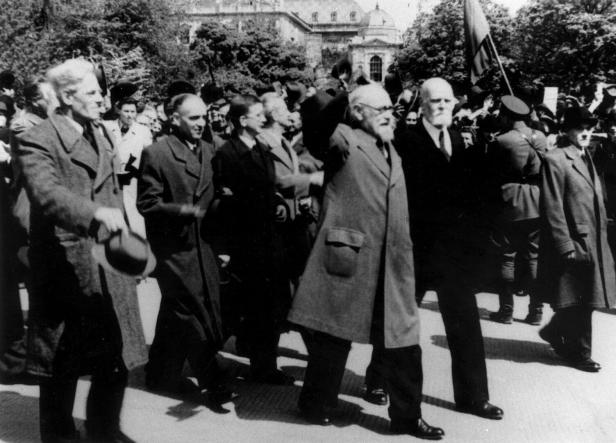 ARCHIVAUFNAHME KARL RENNER 1945