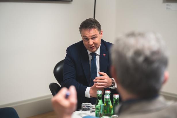 Andreas Babler: "Ich bin grad in den Hardcore-Verhandlungen"