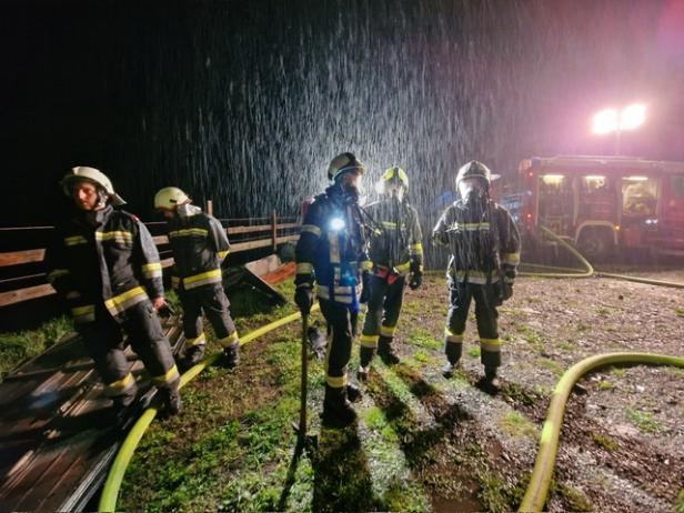 Brand forderte 100 Feuerwehrleute in Niederösterreich