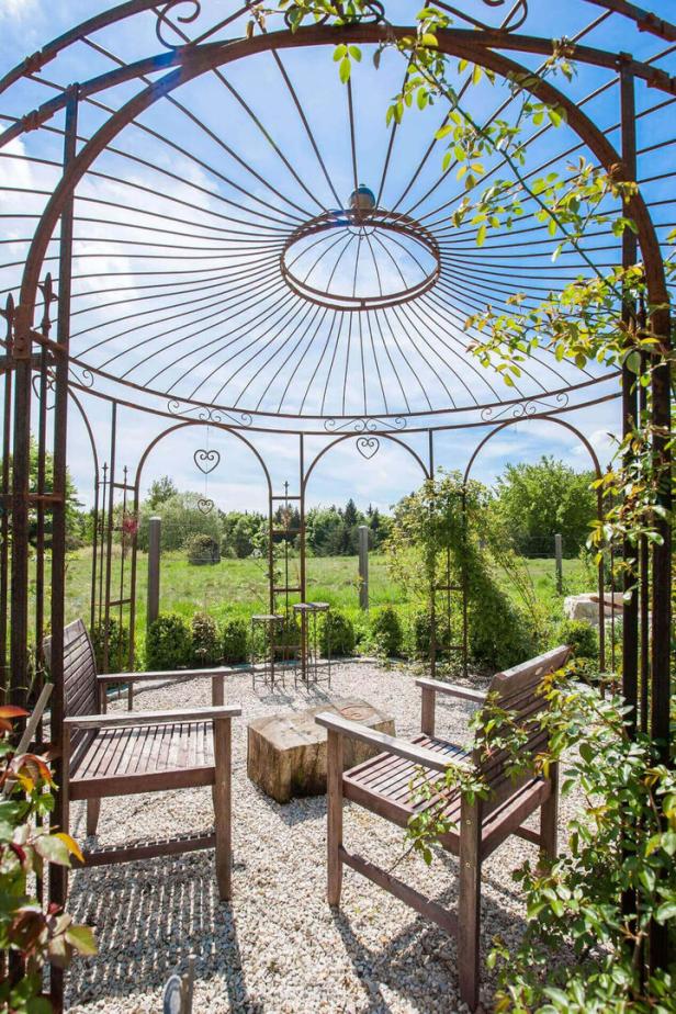 Gartenoase Pavillon: Ein Rückzugsort für alle Sinne