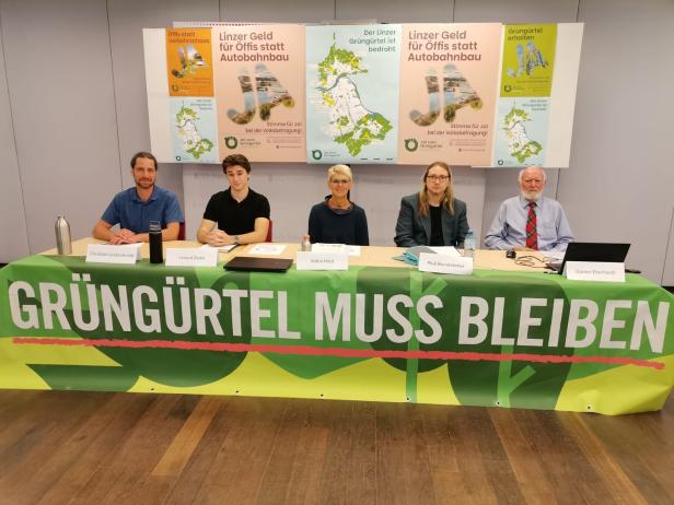 7.100 Unterschriften für Volksbefragung zu Grüngürtel in Linz