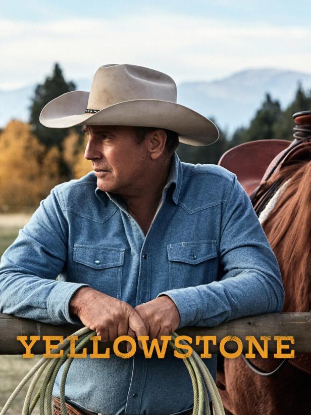 Ein Cowboy, vermutlich John Dutton, vor dem Hintergrund der Serie „Yellowstone“.