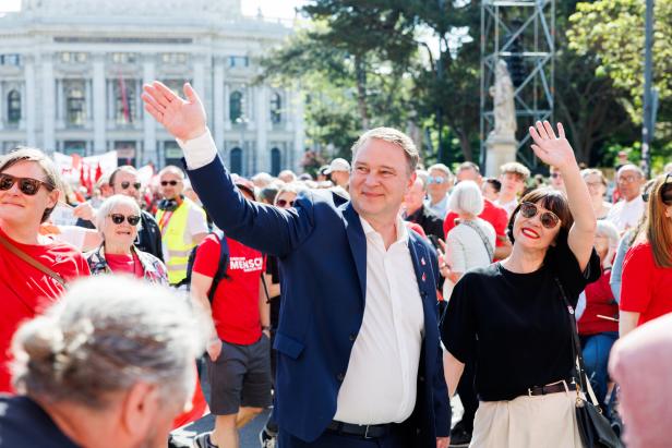 1. MAI-AUFMARSCH DER SPÖ: BABLER / BLUM 1. MAI-AUFMARSCH DER SPÖ: BABLER / BLUM