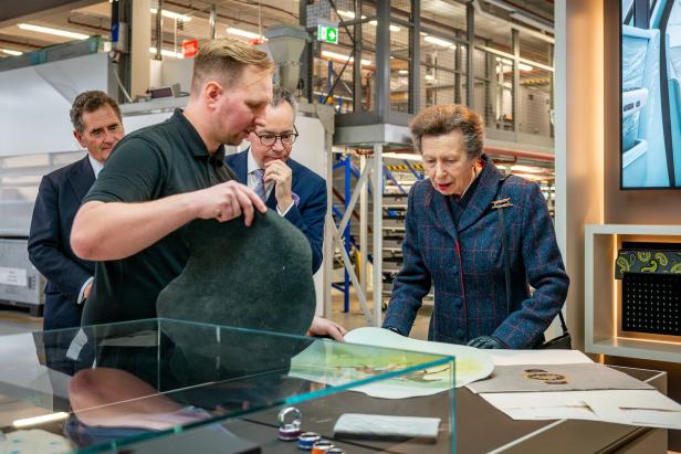 Prinzessin Anne bei einem Besuch bei Rolls Royce.