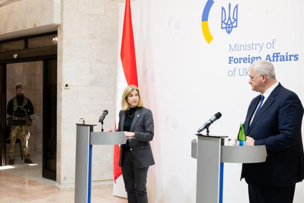 ++ HANDOUT ++ AUSSENMINISTERIN MEINL-REISINGER IN DER UKRAINE: MEINL-REISINGER / SYBIHA ++ HANDOUT ++ AUSSENMINISTERIN MEINL-REISINGER IN DER UKRAINE: MEINL-REISINGER / SYBIHA