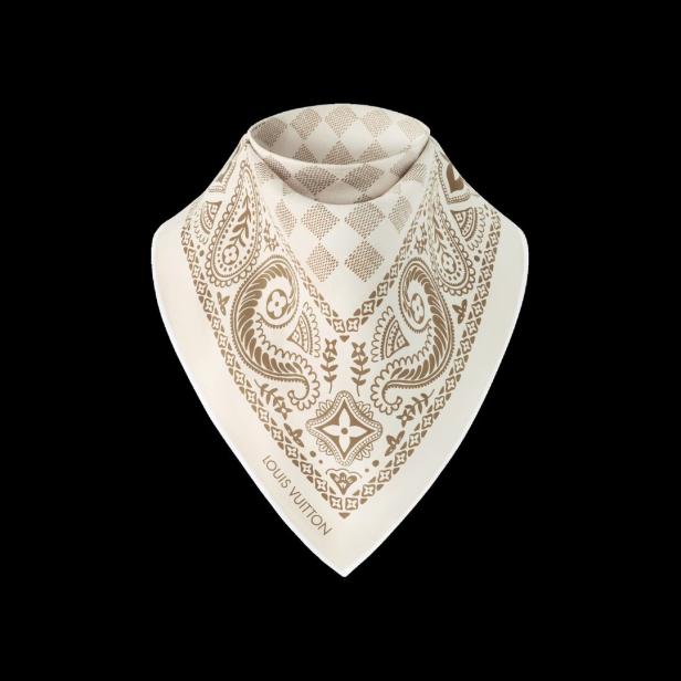 Ein Louis Vuitton Halstuch mit Paisleymuster und Schachbrettmuster auf beigem Grund.