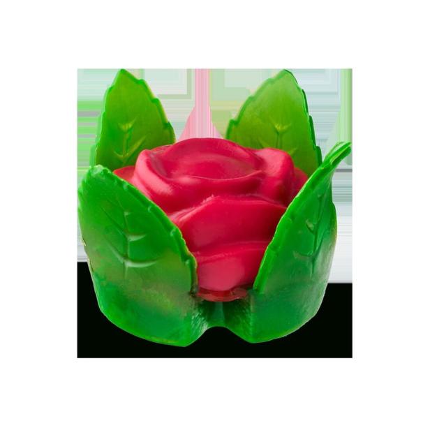Eine rote Rose mit grünen Blättern.