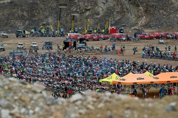 MOTORSPORT: ERZBERG RODEO RED BULL HARE SCRAMBLE