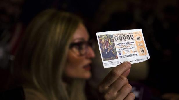 El Gordo: Spanier freuen sich über Lotto-Millionen