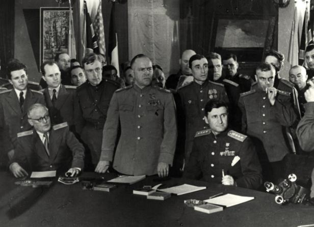 Kapitulation 1945, Marschall Schukow / Foto