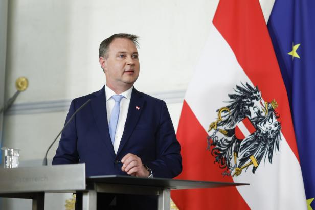 Andreas Babler ++ HANDOUT ++ GEDENKEN AN DIE BEFREIUNG VOM NATIONALSOZIALISMUS UND AN DIE BEENDIGUNG DES ZWEITEN WELTKRIEGES IN EUROPA: BABLER